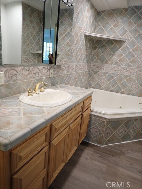 Building Photo - 6791 Killarney Ave