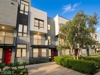 Building Photo - 164 Placemark