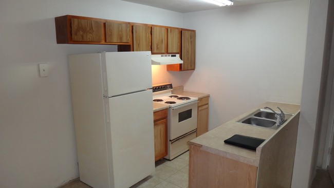 Kitchen - Sprucewood Apartments