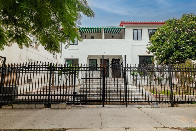 Building Photo - 351 S Catalina St