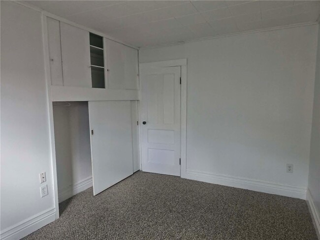 Building Photo - 4218 Ridge Rd