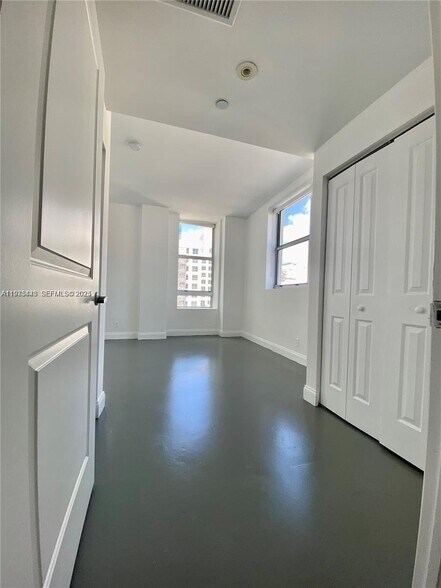 Building Photo - 111 E Flagler St