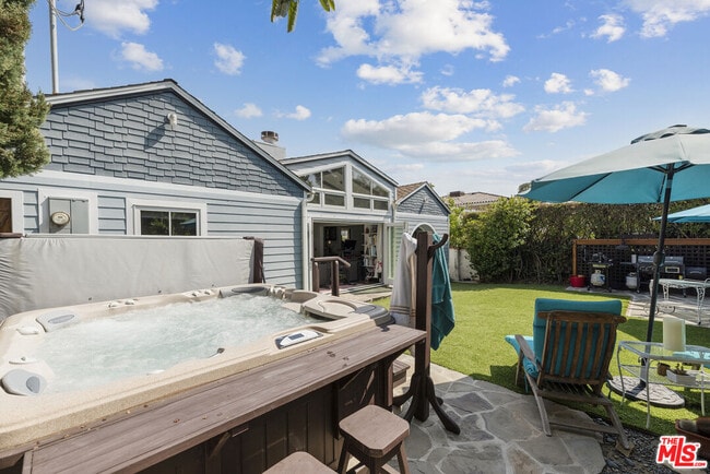 Building Photo - 10521 Cushdon Ave