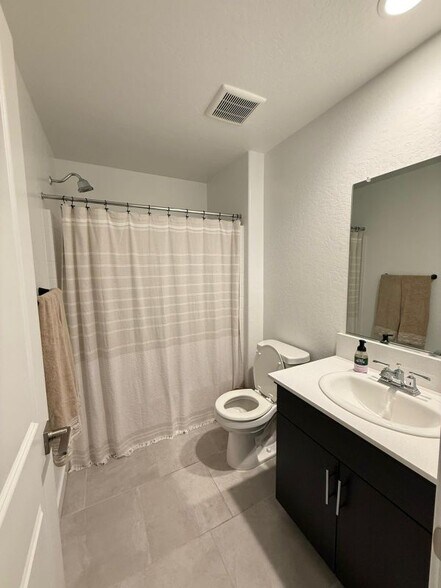Building Photo - 299 Talus Wy S