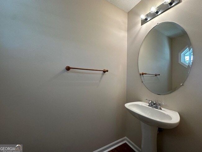 Building Photo - 6296 Hickory Ln Cir