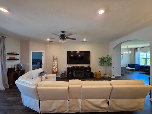 Building Photo - GORGEOUS 4-Bedroom, 3-Bathroom Pool Home, ...