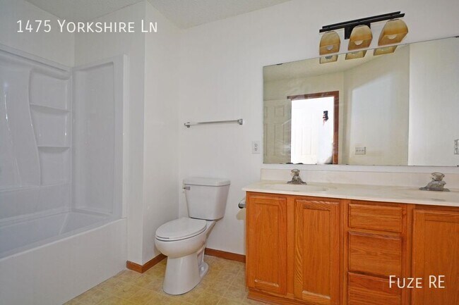 Building Photo - 1475 Yorkshire Ln