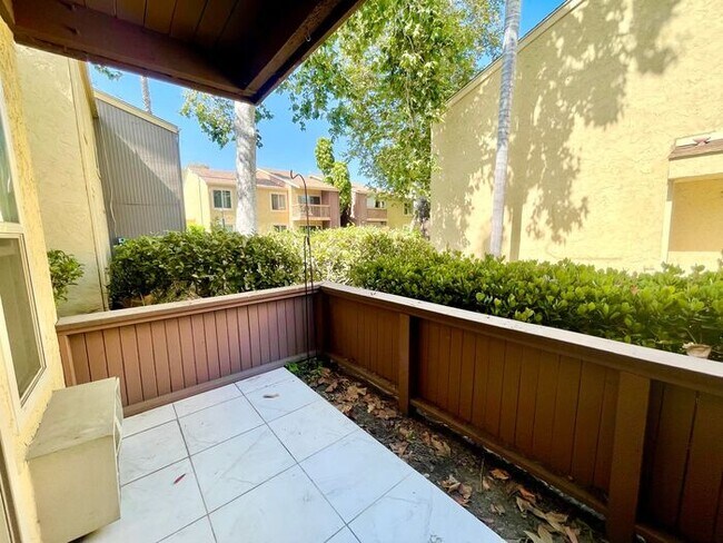 Building Photo - 1 Bedroom / 1 Bath Charming Condo in Missi...