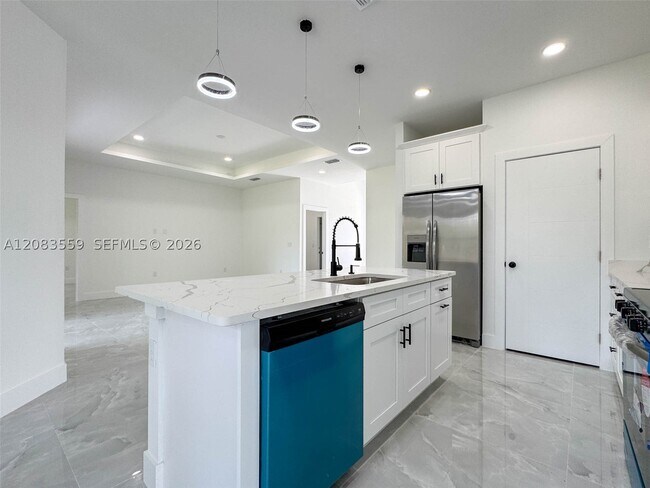 Building Photo - 852 Belden Ave