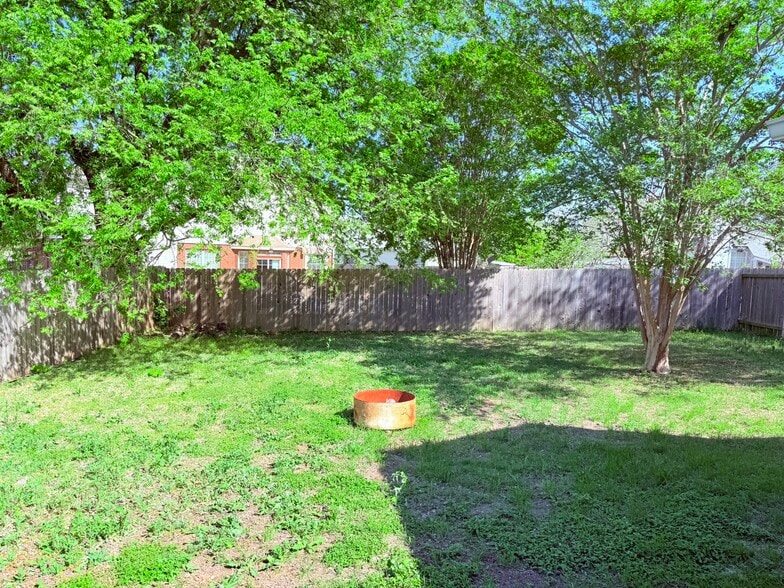 Building Photo - 914 Dover Pass