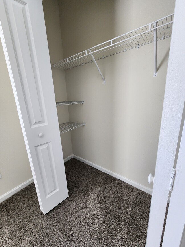 Building Photo - 285 Holly Forest Dr