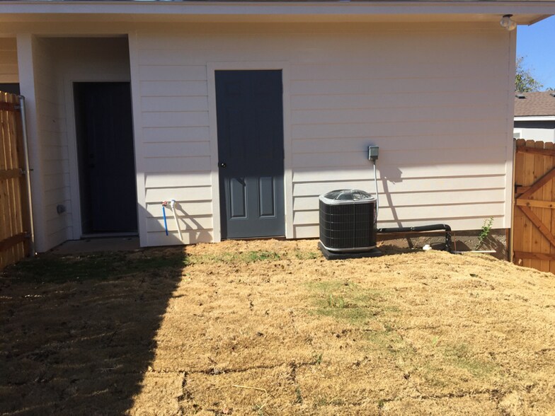 Building Photo - 2610 Burnett Ave