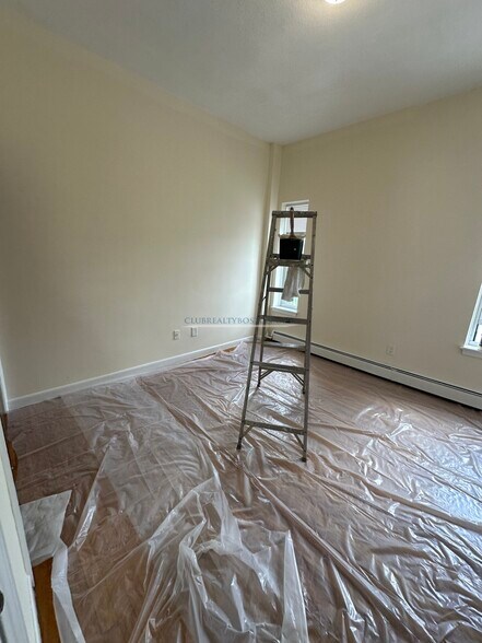 Building Photo - 180 N Beacon St