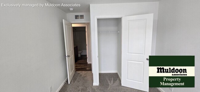 Building Photo - 151 E Jerome Dr