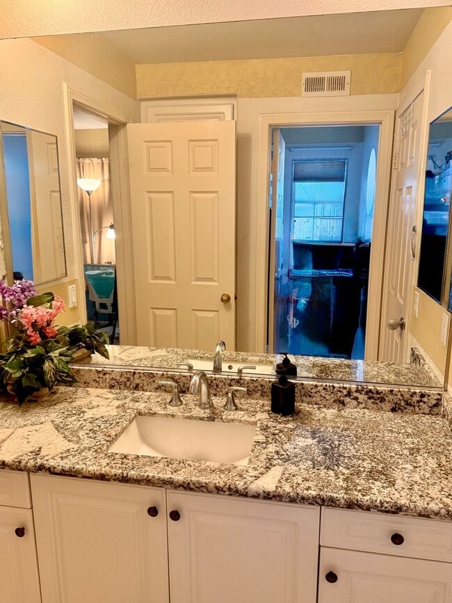 Building Photo - Scripps Ranch 4 Br 3 baths garage yard solar for rent $4990