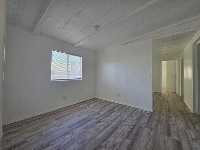 Building Photo - 906 Ramar Rd