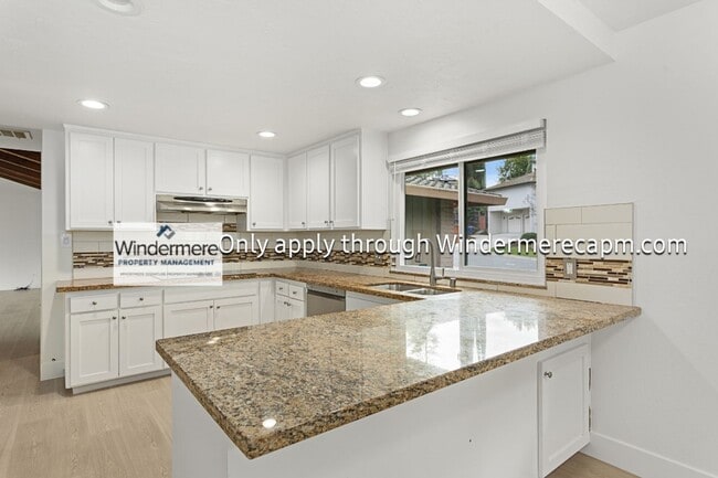 Building Photo - Fabulous Fair Oaks Home Available Now!