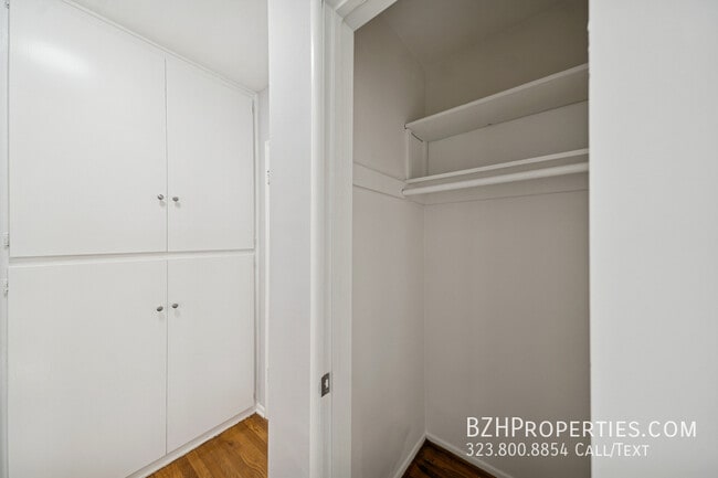 Building Photo - 5329 Vantage Ave