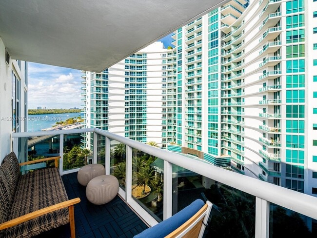 Building Photo - 10275 Collins Ave