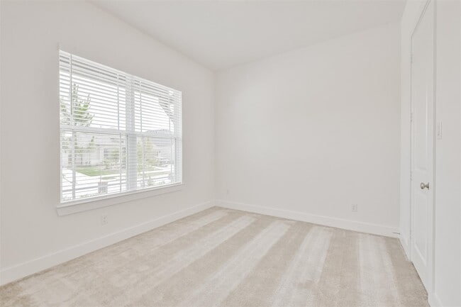 Building Photo - 7216 Stillmeadow Grv Dr