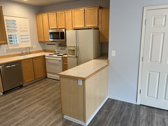 Building Photo - 8662 NE Trafalgar Ln