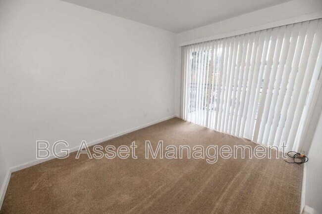 Building Photo - 1746 Kidder Ave