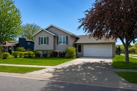 Building Photo - Pristine, Bright, and Move-In Ready in SW Rochester!