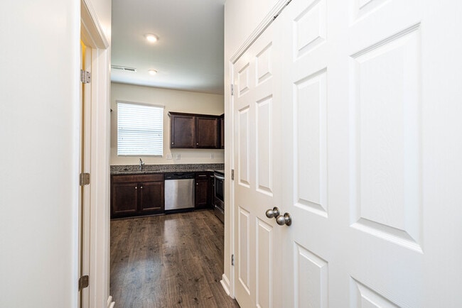 Building Photo - 3 Bedroom Townhome in NW School District - Rock Hill SC