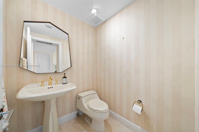 Building Photo - 781 Crandon Blvd