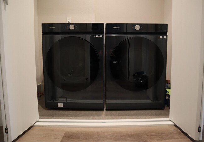 Building Photo - 4179 SE 68th Ave