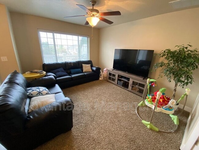 Building Photo - 887 Independence Ave