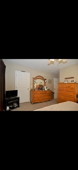 Building Photo - 324 Rhode Island Ave