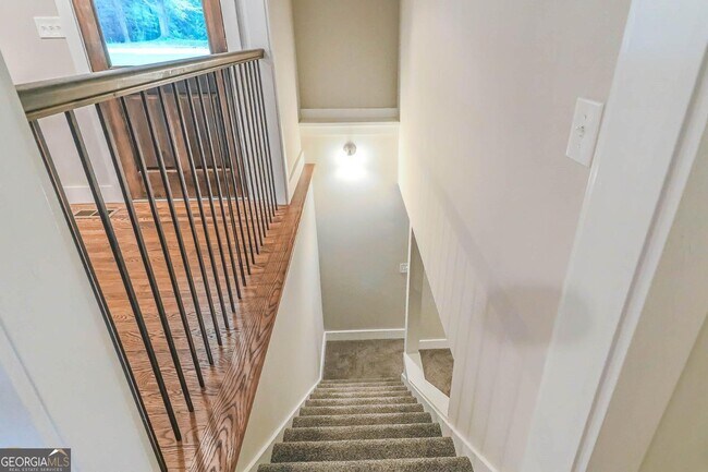 Building Photo - 99 Woodvalley Dr