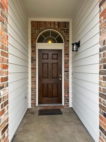 Building Photo - 3818 English Oak Dr