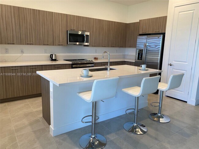 Building Photo - 4435 SW 174th Ave