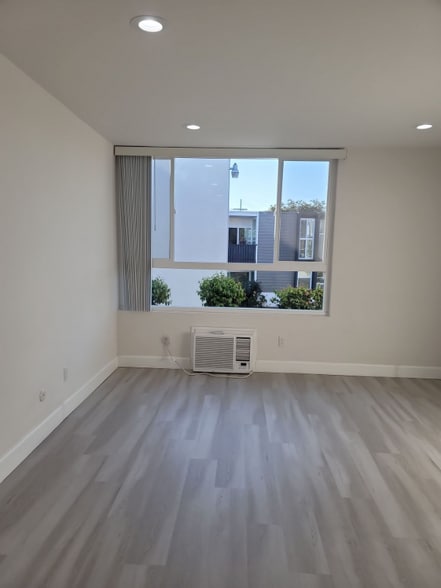 Building Photo - 7025 Waite Dr