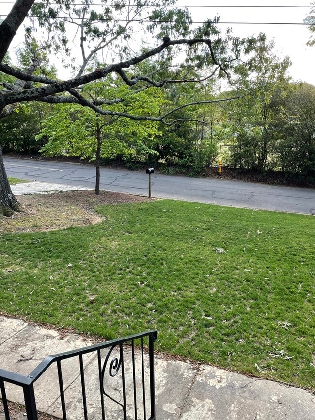 Building Photo - 406 Bryan St