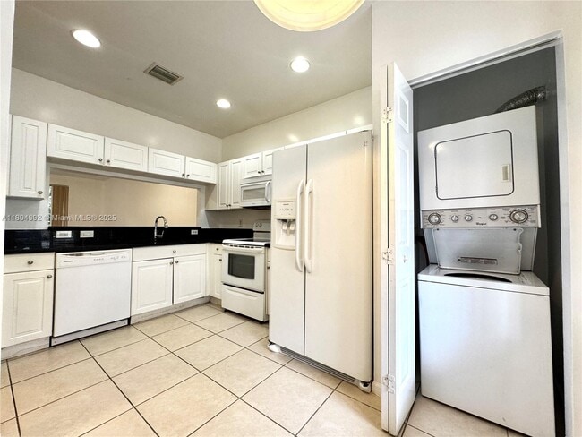 Building Photo - 2576 SW 83rd Ave