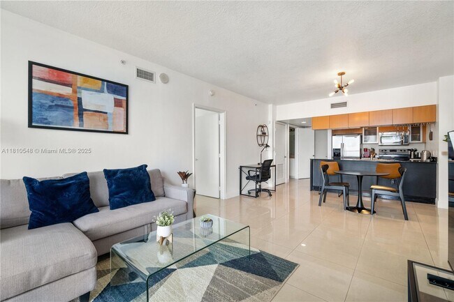 Building Photo - 1750 N Bayshore Dr