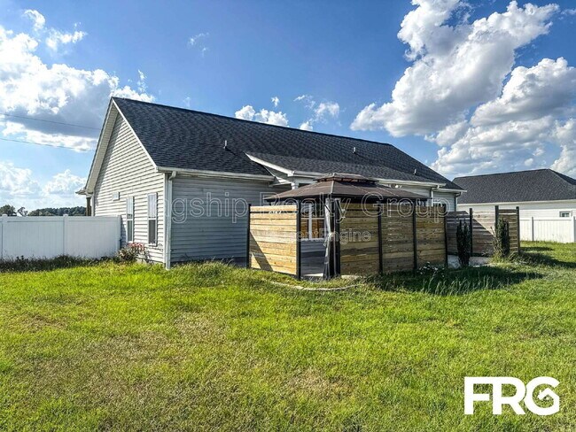 Building Photo - 2277 Kinsaul-Willoughby Rd