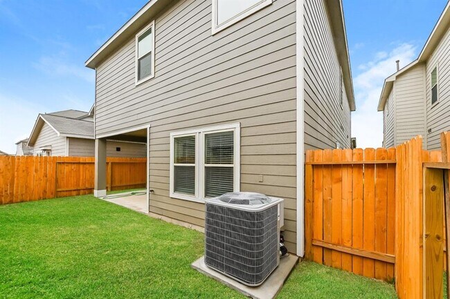 Building Photo - 7918 Tuscan Cypress Dr