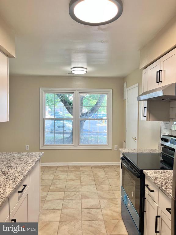 Building Photo - 7572 Belle Grae Dr