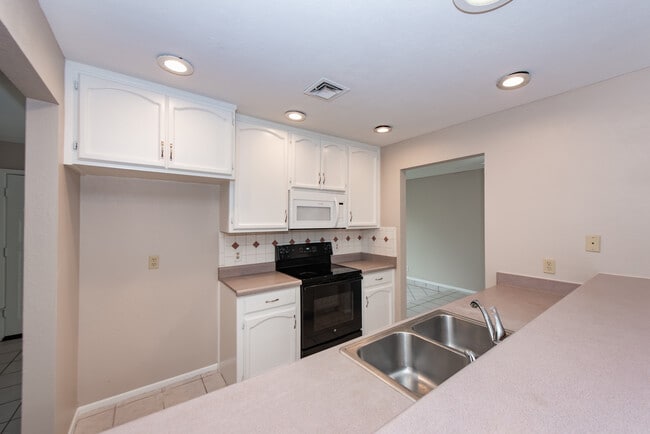 Building Photo - 3477 E Cuadrilla Ln