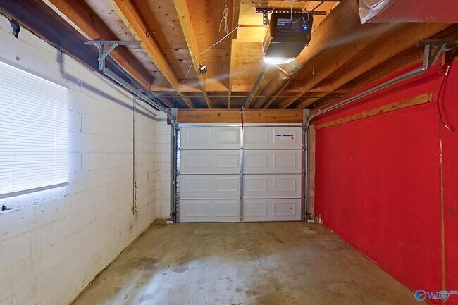 Building Photo - 5169 Beacon Dr