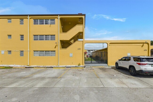 Building Photo - 465 E 28th St