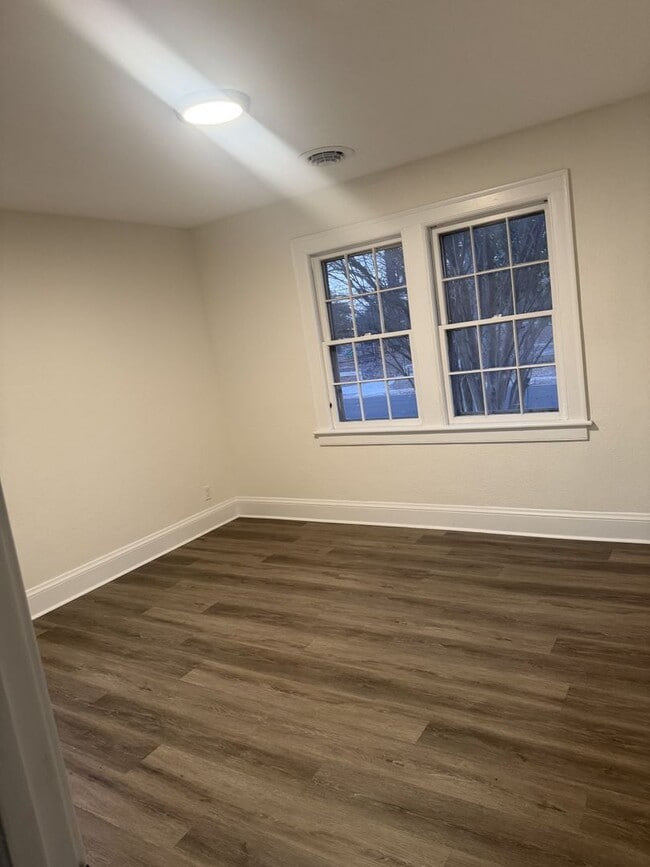 Building Photo - 840 Colonel Byrd St