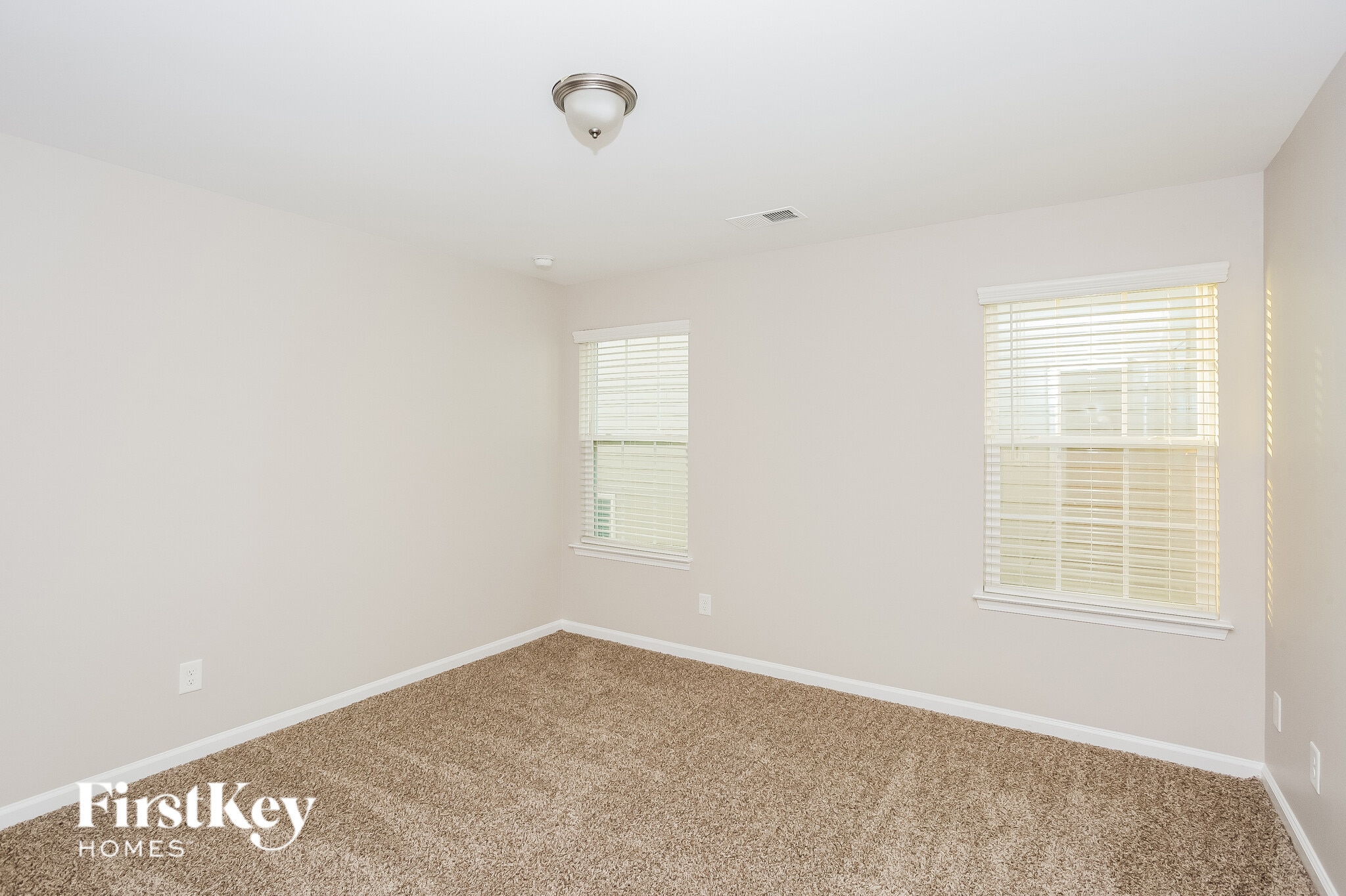 Building Photo - 15516 Laverack Ln