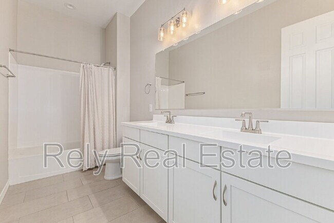 Building Photo - 20108 W Montecito Ave