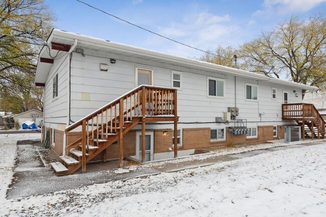 Building Photo - Knowles Properties