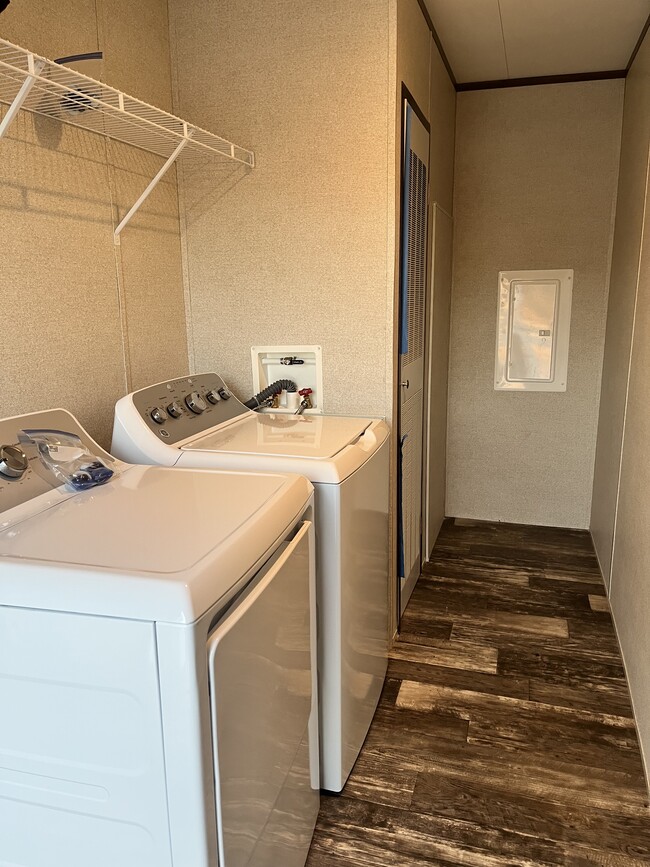 Building Photo - 378 Antley Rd